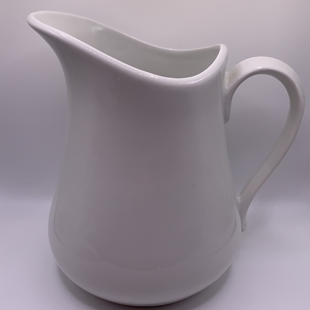 Cordon Bleu BIA 32 ounce Ivory water or milk pitcher BIA France EUC